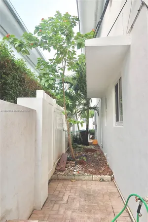 $4,700 | 7312 Gary Avenue, Unit 7312, Miami Beach, FL 33141