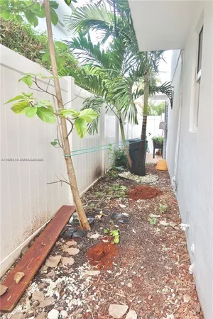 $4,700 | 7312 Gary Avenue, Unit 7312, Miami Beach, FL 33141