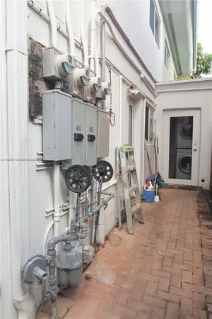 $4,700 | 7312 Gary Avenue, Unit 7312, Miami Beach, FL 33141