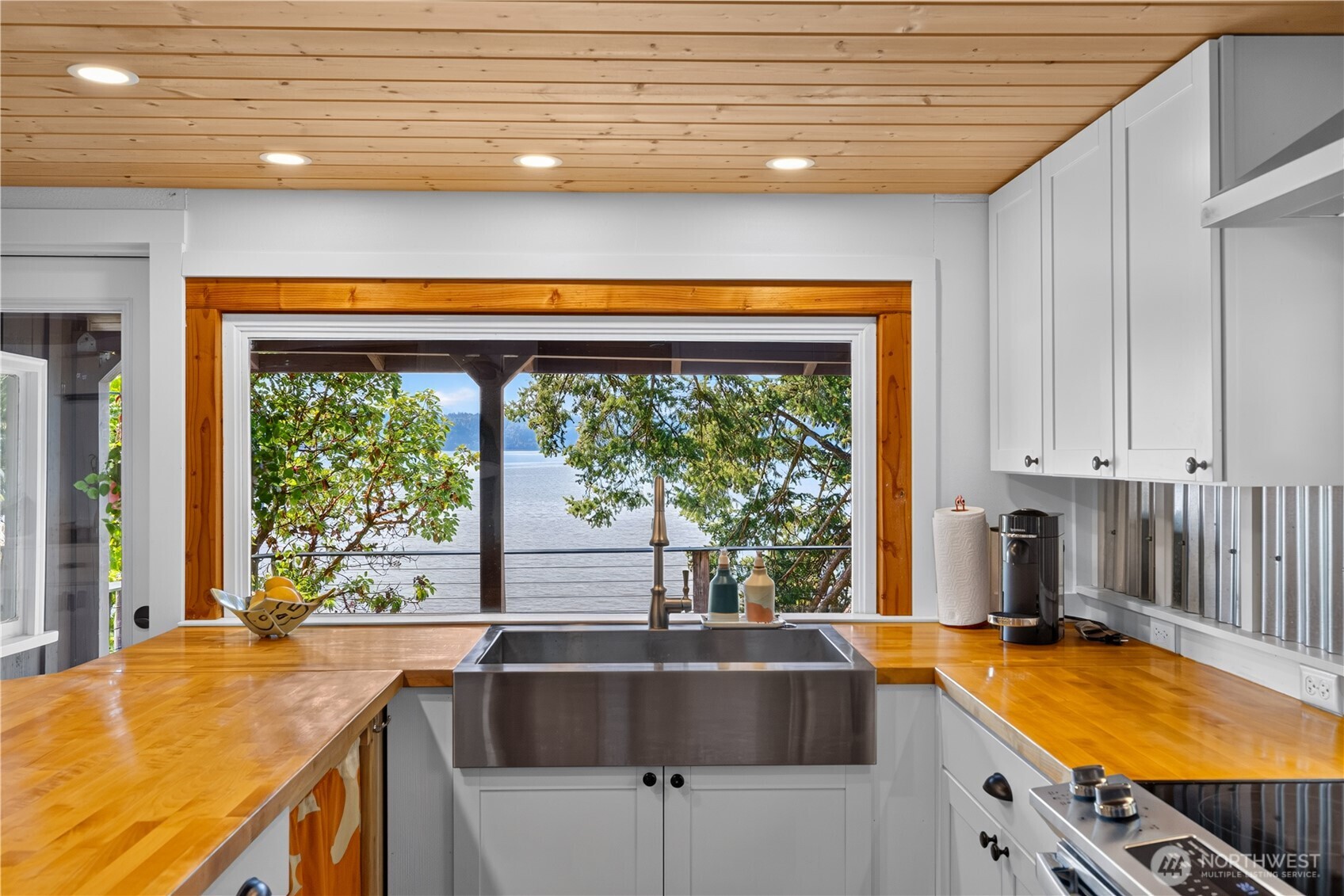 18274 Capet Zalsiluce Road La Conner, WA 98257 - Photo 16 of 37 Gallery Image 16