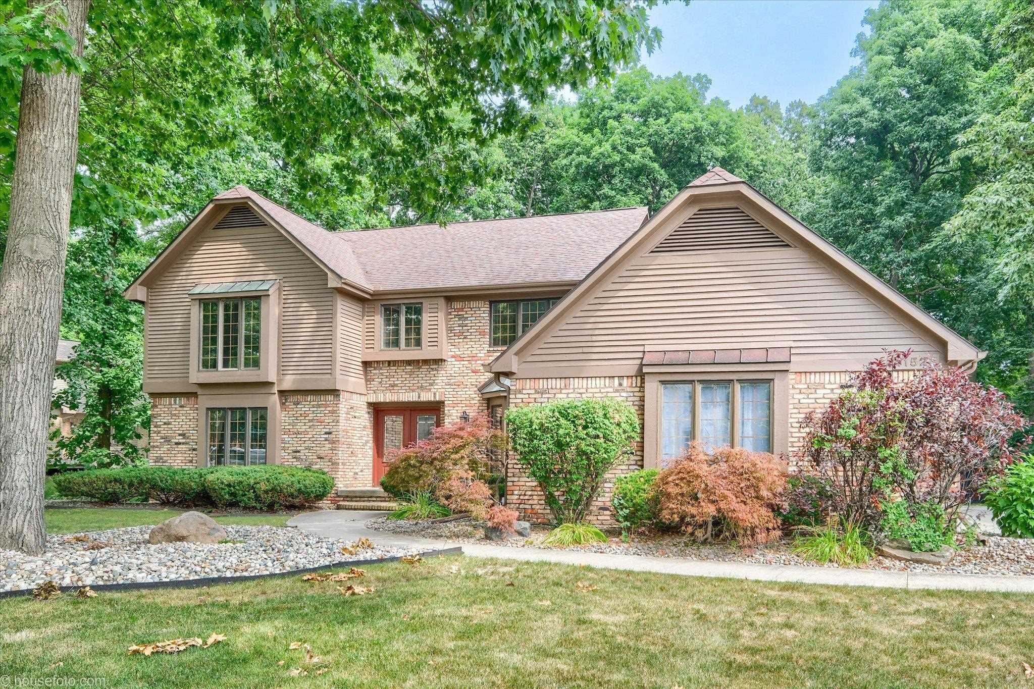 11523 Kings Coach Road Grand Blanc, MI 48439 - Photo 1 of 46