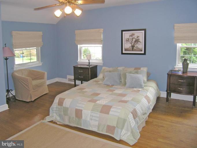 8500 Mayfair Place Silver Spring, MD 20910 - Photo 12 of 15 Master Bedroom