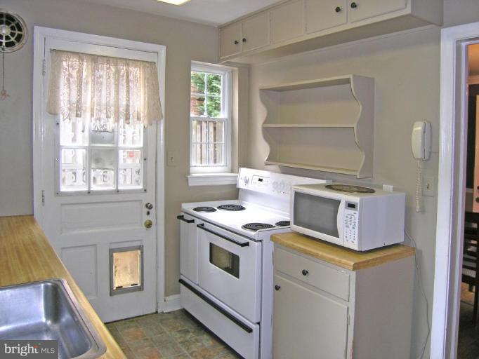 8500 Mayfair Place Silver Spring, MD 20910 - Photo 7 of 15 Kitchen