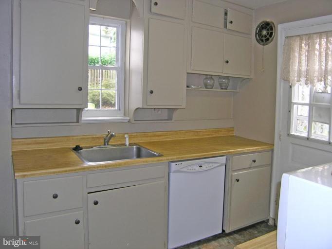 8500 Mayfair Place Silver Spring, MD 20910 - Photo 8 of 15 Kitchen #2
