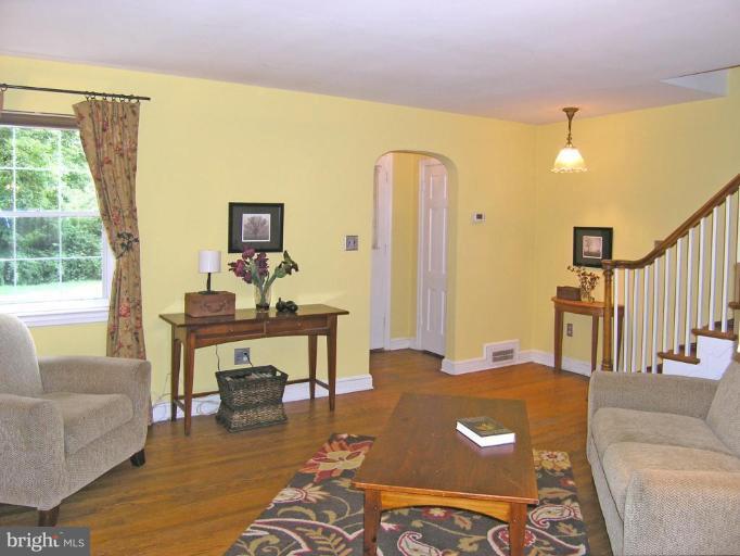 8500 Mayfair Place Silver Spring, MD 20910 - Photo 10 of 15 Living Room #2