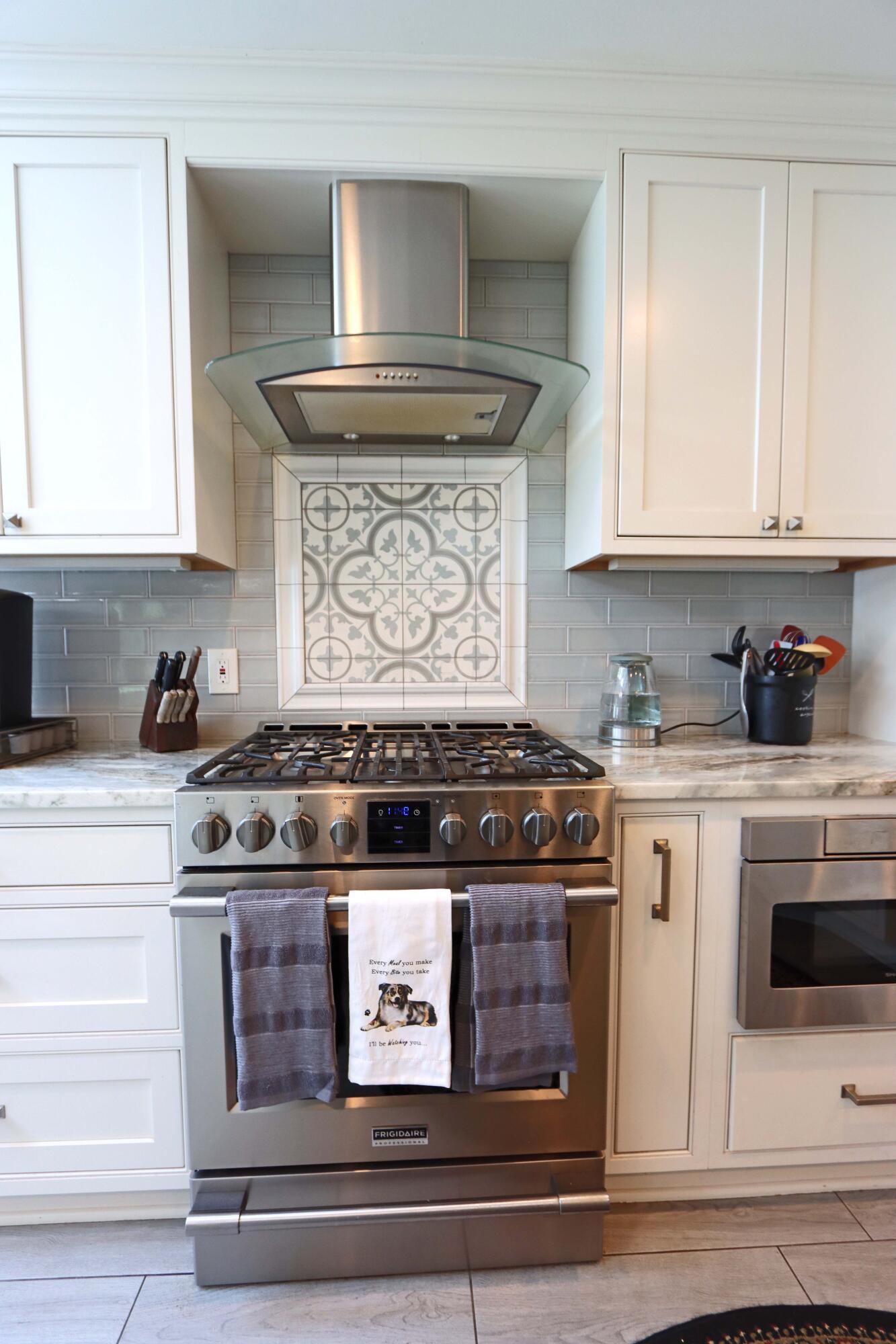 3969 Newhall Road Upper Arlington, OH 43220 - Photo 17 of 82 gas range and oven for a gourmet chef or chefs in this remodeled kitchen