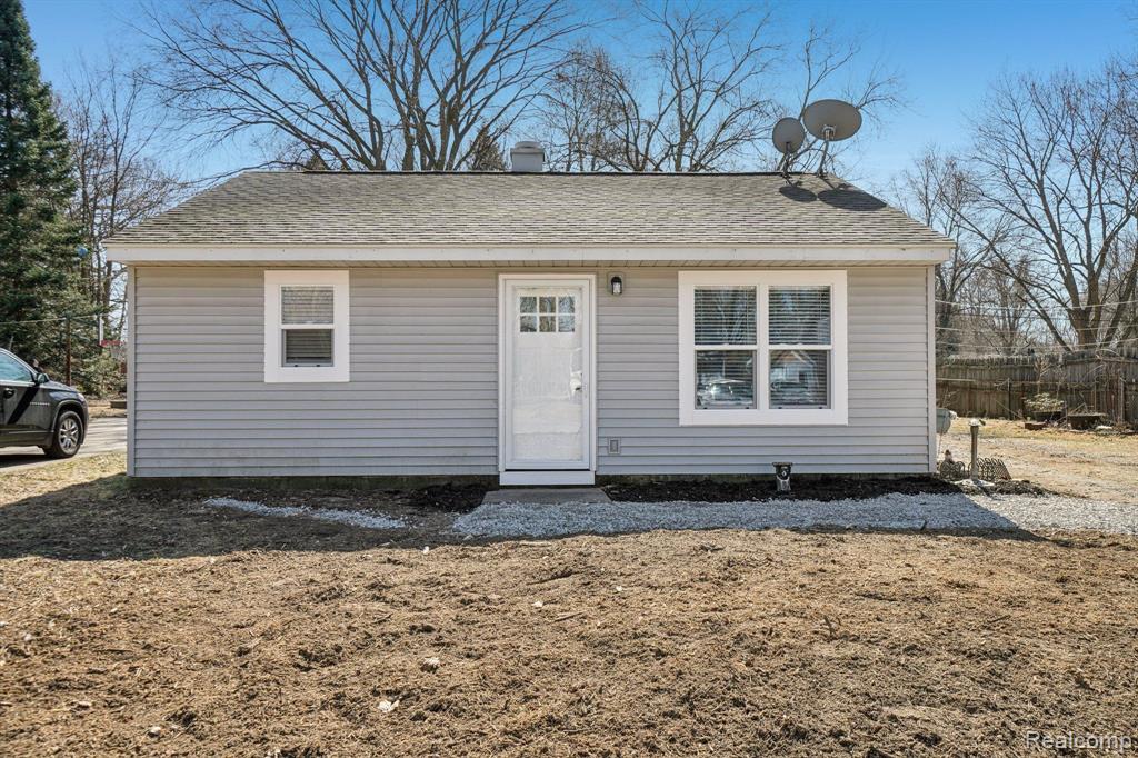 2744 James Road Auburn Hills, MI 48326 - Photo 2 of 23