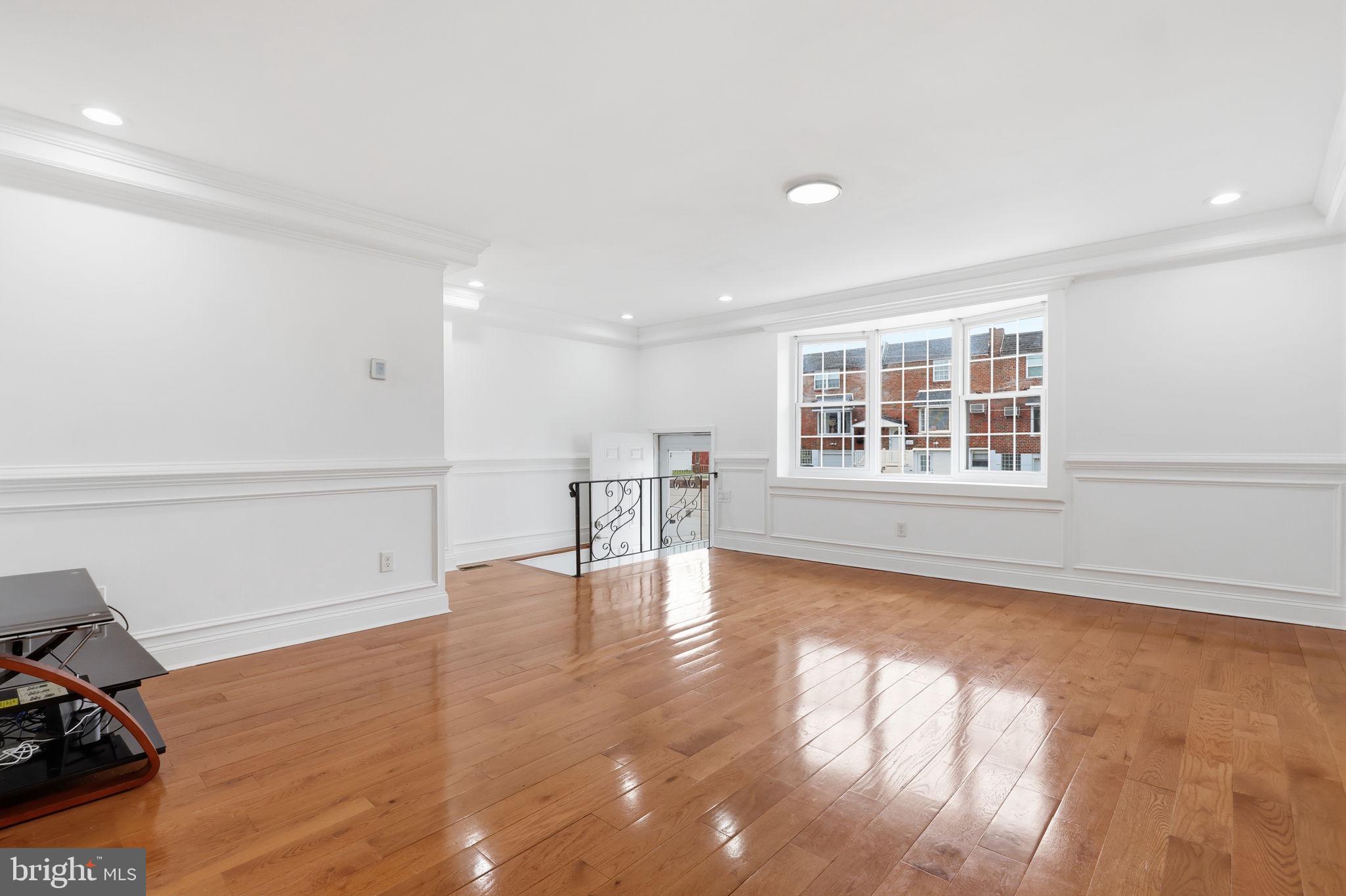 3811 Salina Road Philadelphia, PA 19154 - Photo 7 of 48 Bright and airy open space awaits.