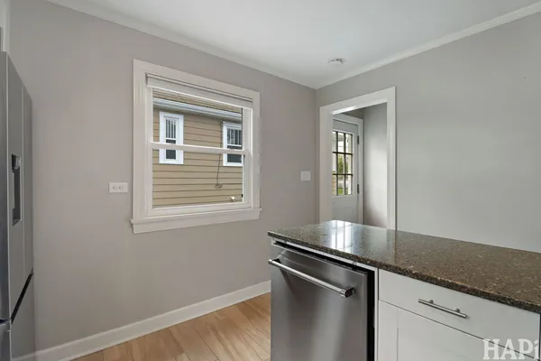 $3,400 | 115 North Hager Avenue, Barrington, IL 60010