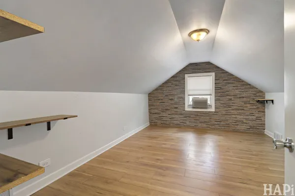 $3,400 | 115 North Hager Avenue, Barrington, IL 60010