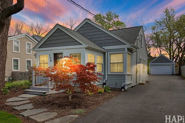 $3,400 | 115 North Hager Avenue, Barrington, IL 60010