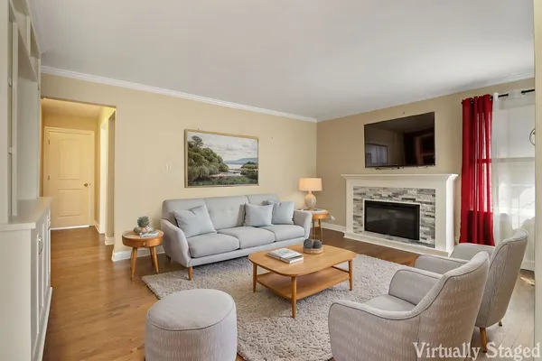 $3,400 | 115 North Hager Avenue, Barrington, IL 60010