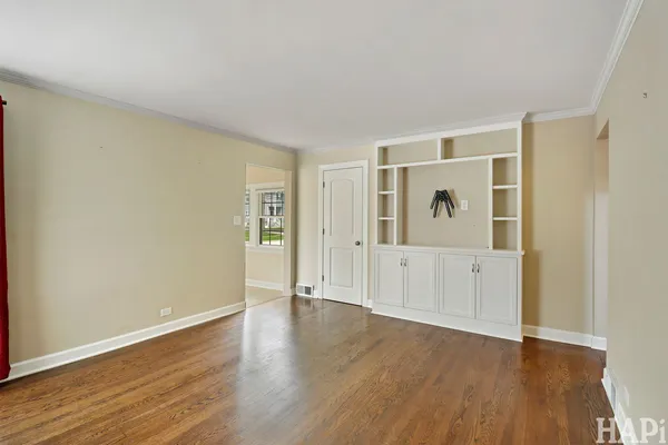 $3,400 | 115 North Hager Avenue, Barrington, IL 60010