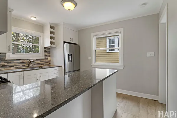 $3,400 | 115 North Hager Avenue, Barrington, IL 60010