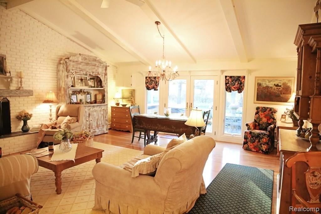 10465 Reese Road Clarkston, MI 48348 - Photo 27 of 58 Bright and Sunny Family Room.