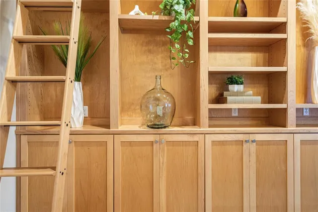 $2,500 | 1017 Northeast 3rd Avenue, Gainesville, FL 32601