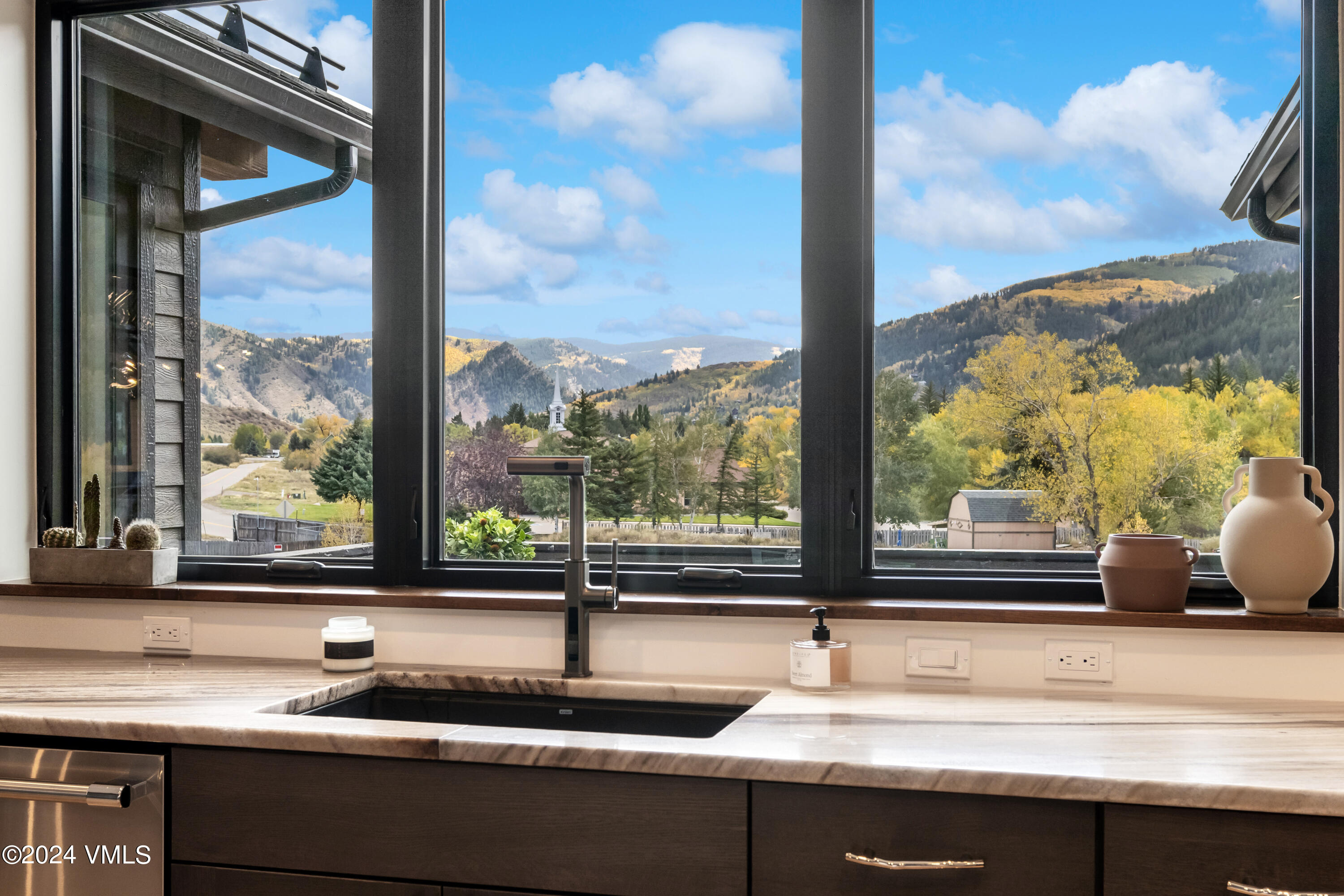 100 Goldfinch Lane, Unit 2B Avon, CO 81620 - Photo 14 of 47 Kestrel Residences 55