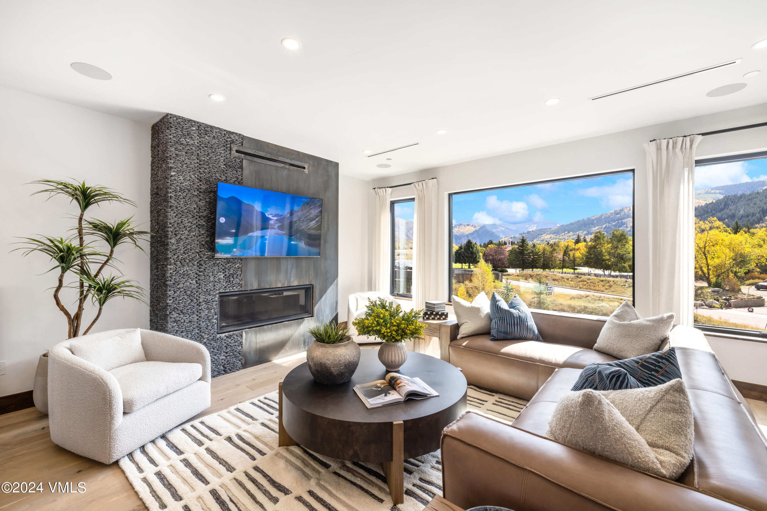 100 Goldfinch Lane, Unit 2B Avon, CO 81620 - Photo 2 of 47 Kestrel Residences 35