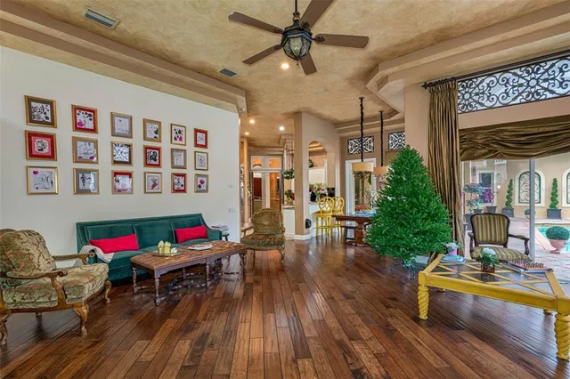 $1,375,000 | 531 Isleworth Cl, Tarpon Springs, FL 34688