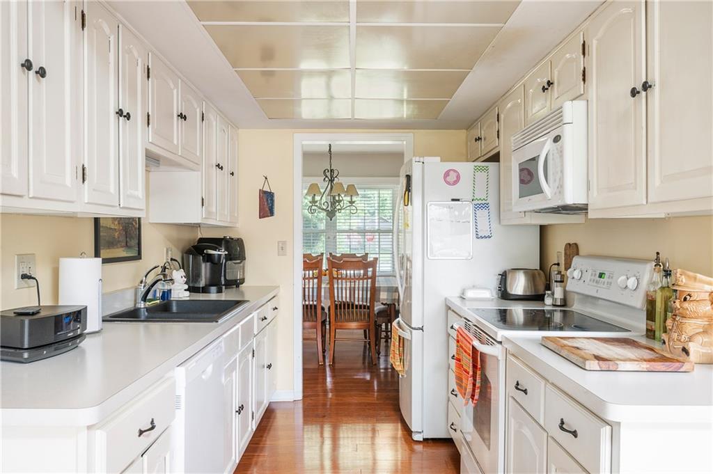 607 Canyon Road Indianapolis, IN 46217 - Photo 13 of 24 Gallery Image 13