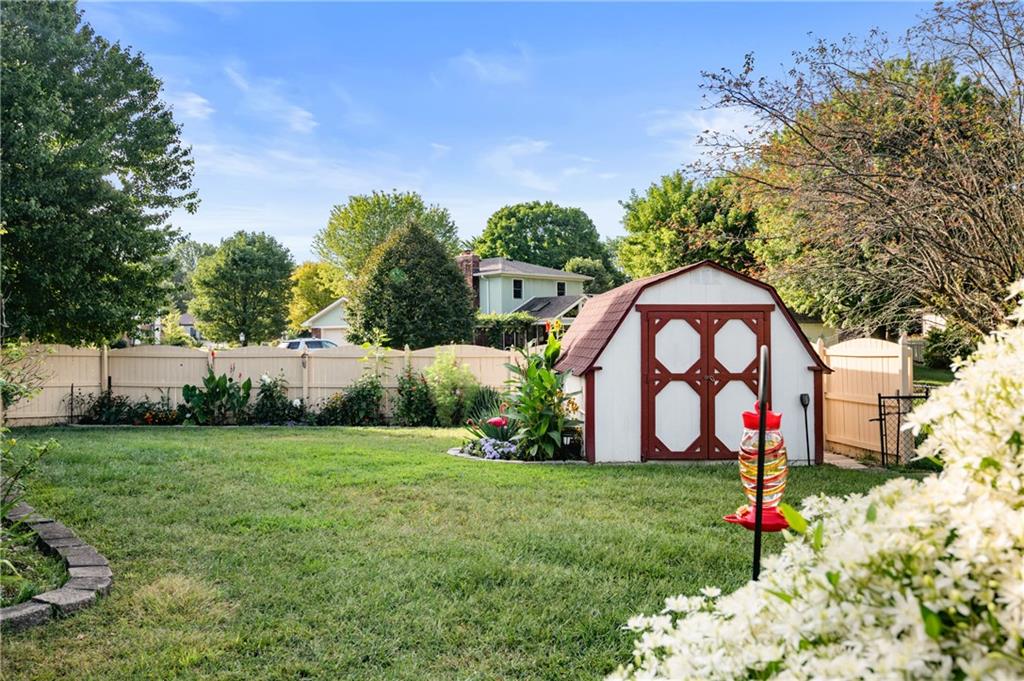 607 Canyon Road Indianapolis, IN 46217 - Photo 23 of 24 Gallery Image 23