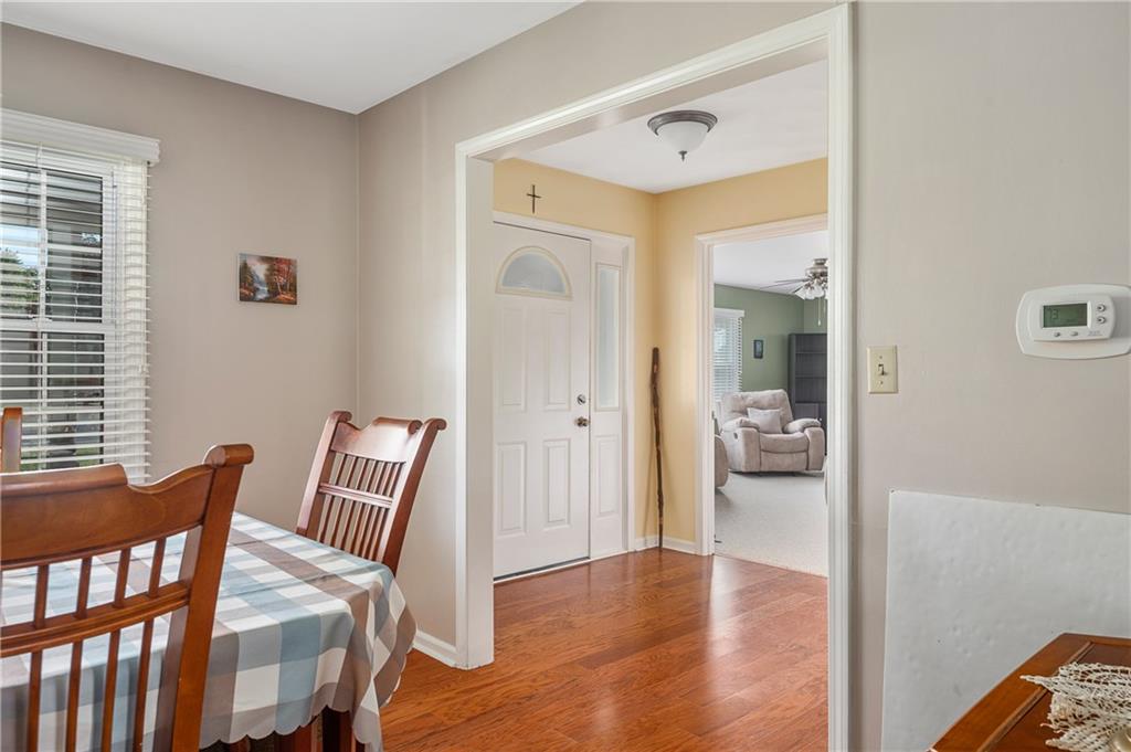 607 Canyon Road Indianapolis, IN 46217 - Photo 9 of 24 Gallery Image 9
