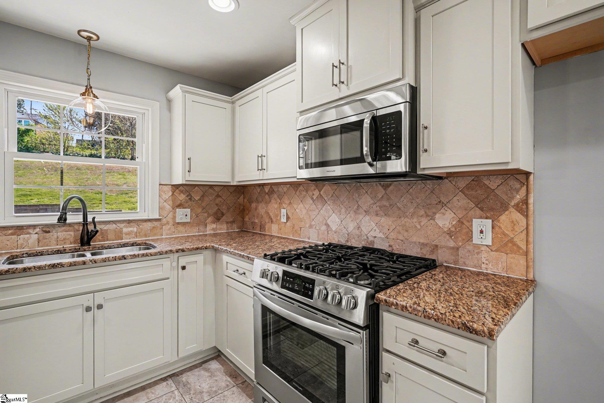 124 Colvin Road Greenville, SC 29615 - Photo 13 of 35