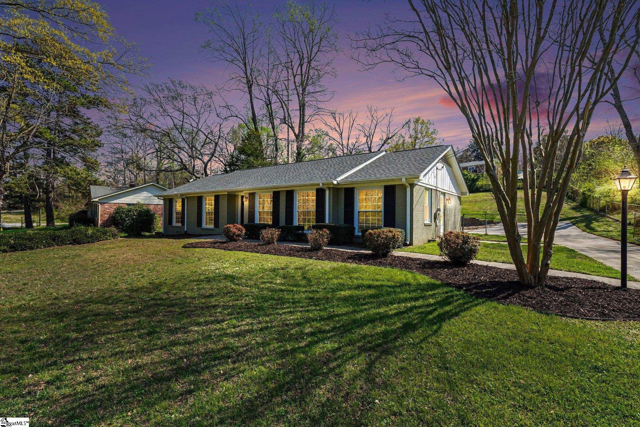 124 Colvin Road Greenville, SC 29615 - Photo 2 of 35