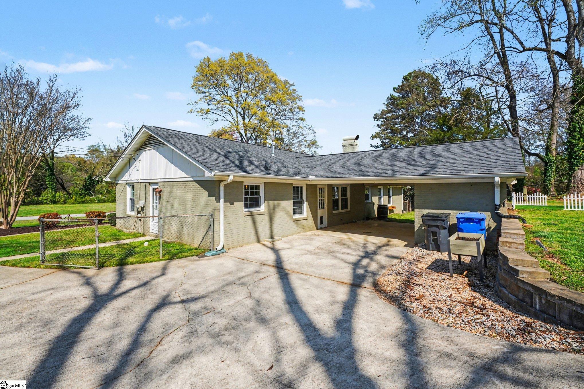 124 Colvin Road Greenville, SC 29615 - Photo 32 of 35