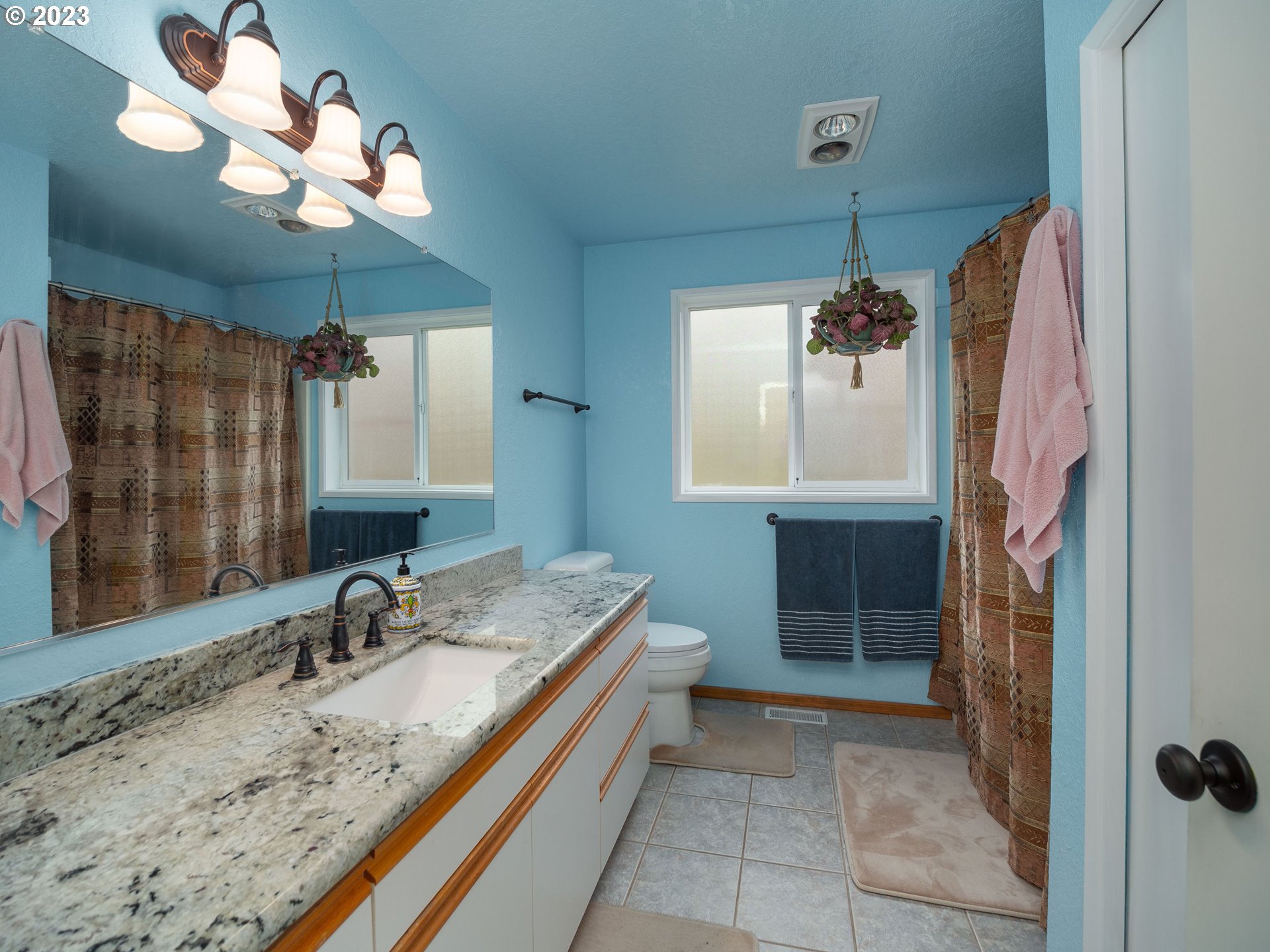 375 Porter Creek Road Winston, OR 97496 - Photo 28 of 41 Bathroom