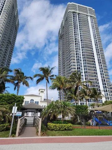 $2,120,000 | Millionaire's Row, Miami Beach, FL 33140