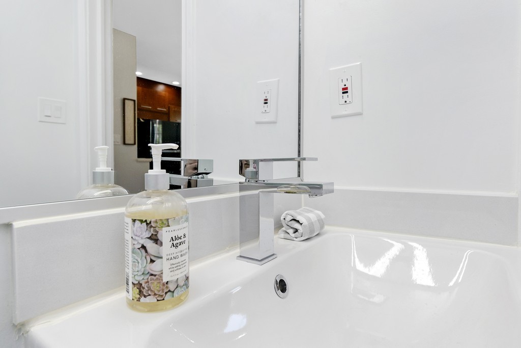 258 Everett Street, Unit 3 Boston, MA 02128 - Photo 5 of 16