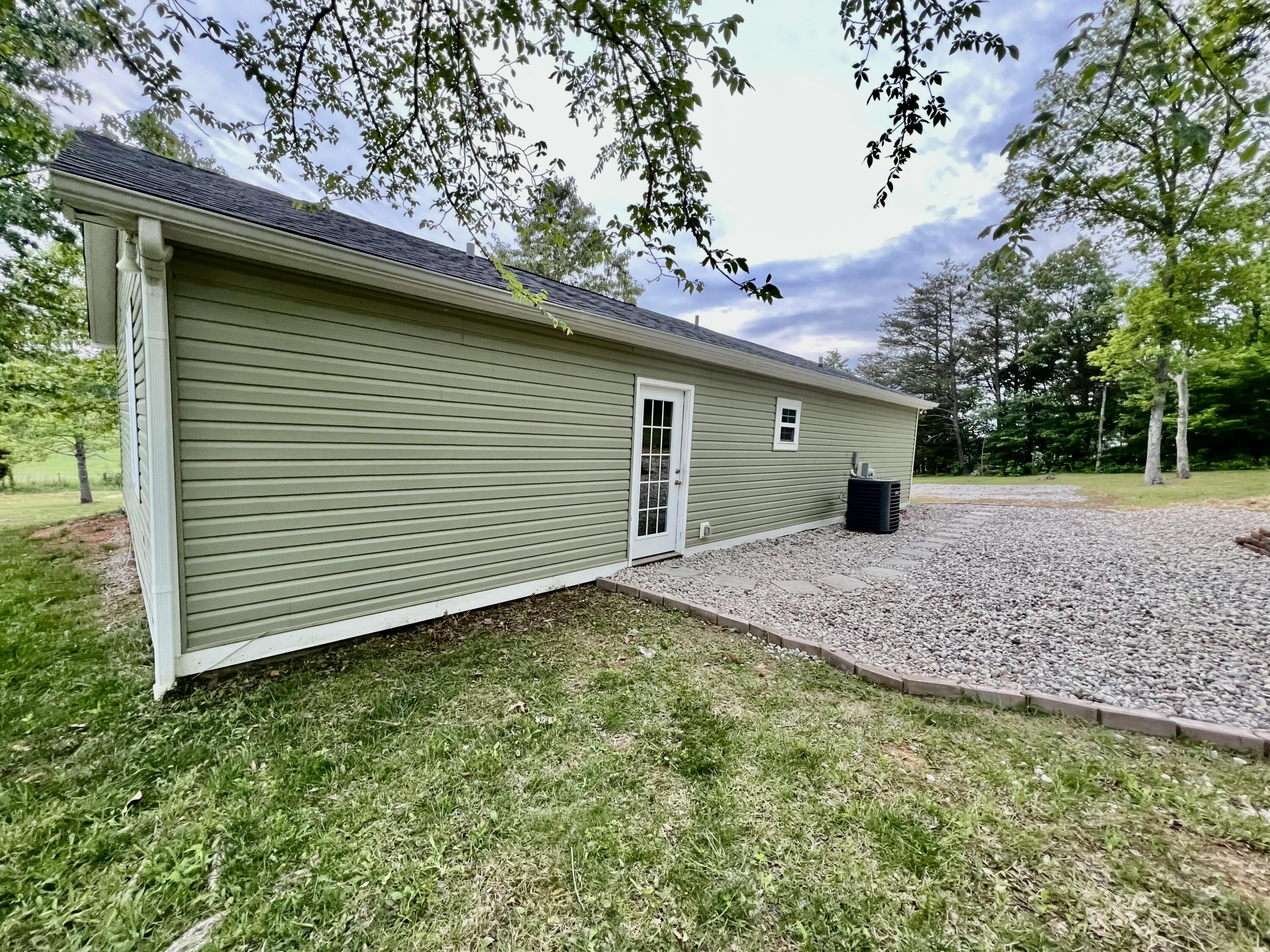 1959 Spiro Road Mount Vernon, KY 40456 - Photo 6 of 35 BF0C547F-295E-450F-AF37-D43A332D3D0E