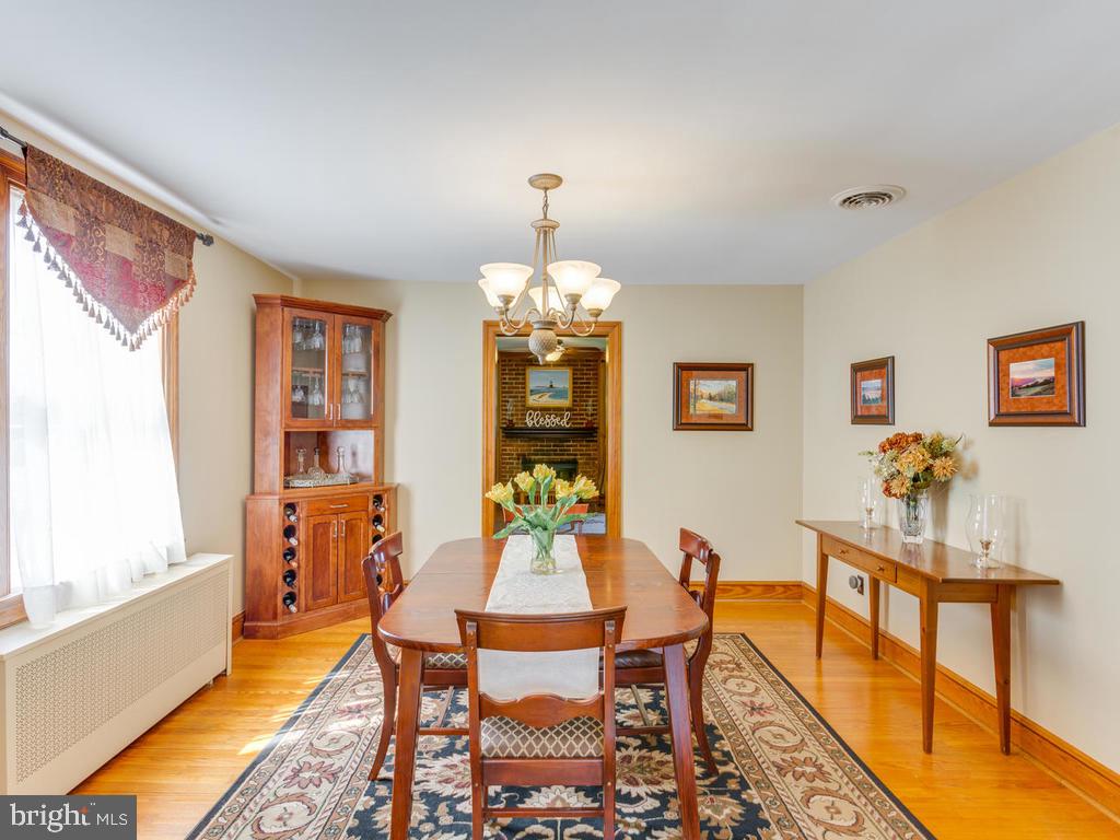 1220 Ten Oaks Road Baltimore, MD 21227 - Photo 19 of 87 Gallery Image 19
