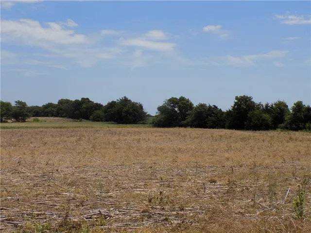 $399,500 | 230 Rock Creek Road, Quenemo, KS 66528