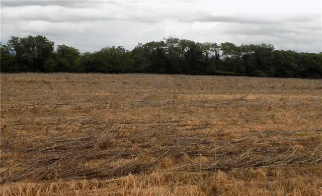 $399,500 | 230 Rock Creek Road, Quenemo, KS 66528