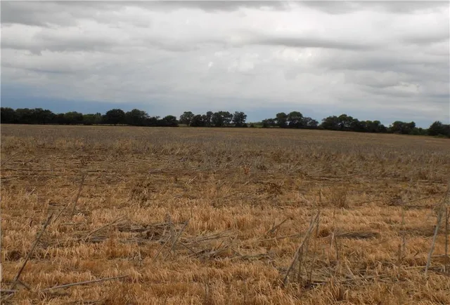 $399,500 | 230 Rock Creek Road, Quenemo, KS 66528