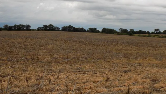 $399,500 | 230 Rock Creek Road, Quenemo, KS 66528