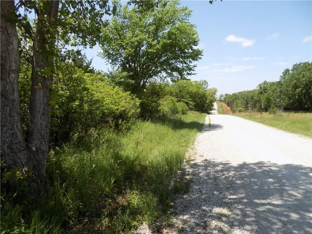 $399,500 | 230 Rock Creek Road, Quenemo, KS 66528