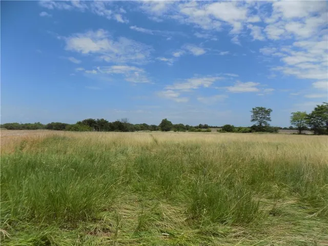 $399,500 | 230 Rock Creek Road, Quenemo, KS 66528