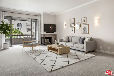 $1,300,000 | 11808 Dorothy Street, Unit 206, Los Angeles, CA 90049