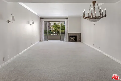 $1,300,000 | 11808 Dorothy Street, Unit 206, Los Angeles, CA 90049