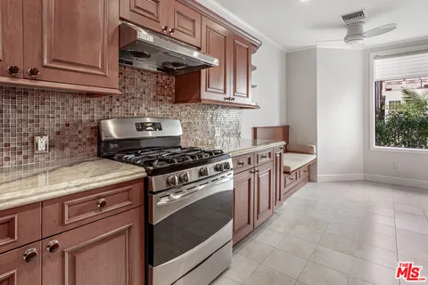 $1,300,000 | 11808 Dorothy Street, Unit 206, Los Angeles, CA 90049