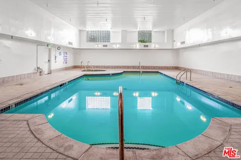 $1,300,000 | 11808 Dorothy Street, Unit 206, Los Angeles, CA 90049