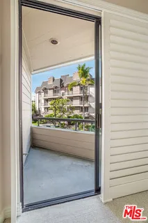 $1,300,000 | 11808 Dorothy Street, Unit 206, Los Angeles, CA 90049
