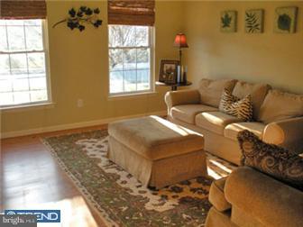 3513 Regency Drive Sinking Spring, PA 19608 - Photo 4 of 12 Living Room