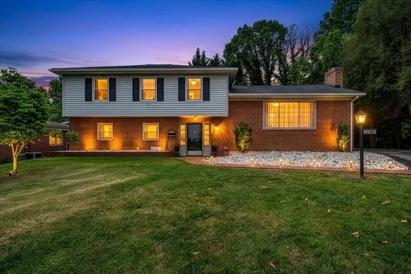 $439,900 | 1730 Wilbur Road Southwest, Roanoke, VA 24015