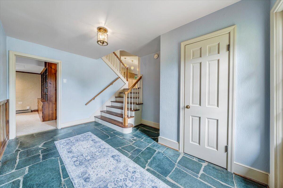1730 Wilbur Road Southwest Roanoke, VA 24015 - Photo 3 of 30 04-MIB00369