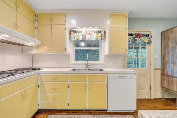 $439,900 | 1730 Wilbur Road Southwest, Roanoke, VA 24015