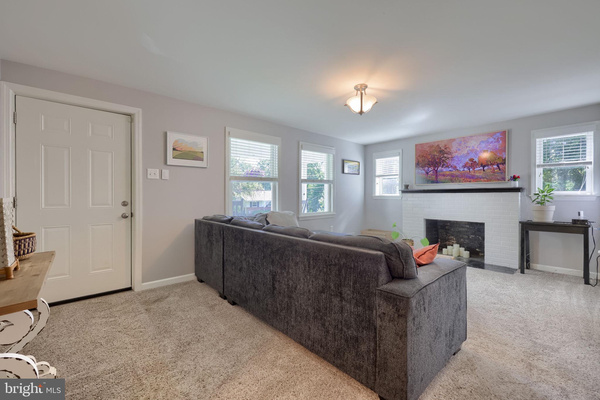 218 School House Road Lancaster, PA 17603 - Photo 4 of 54 Gallery Image 4